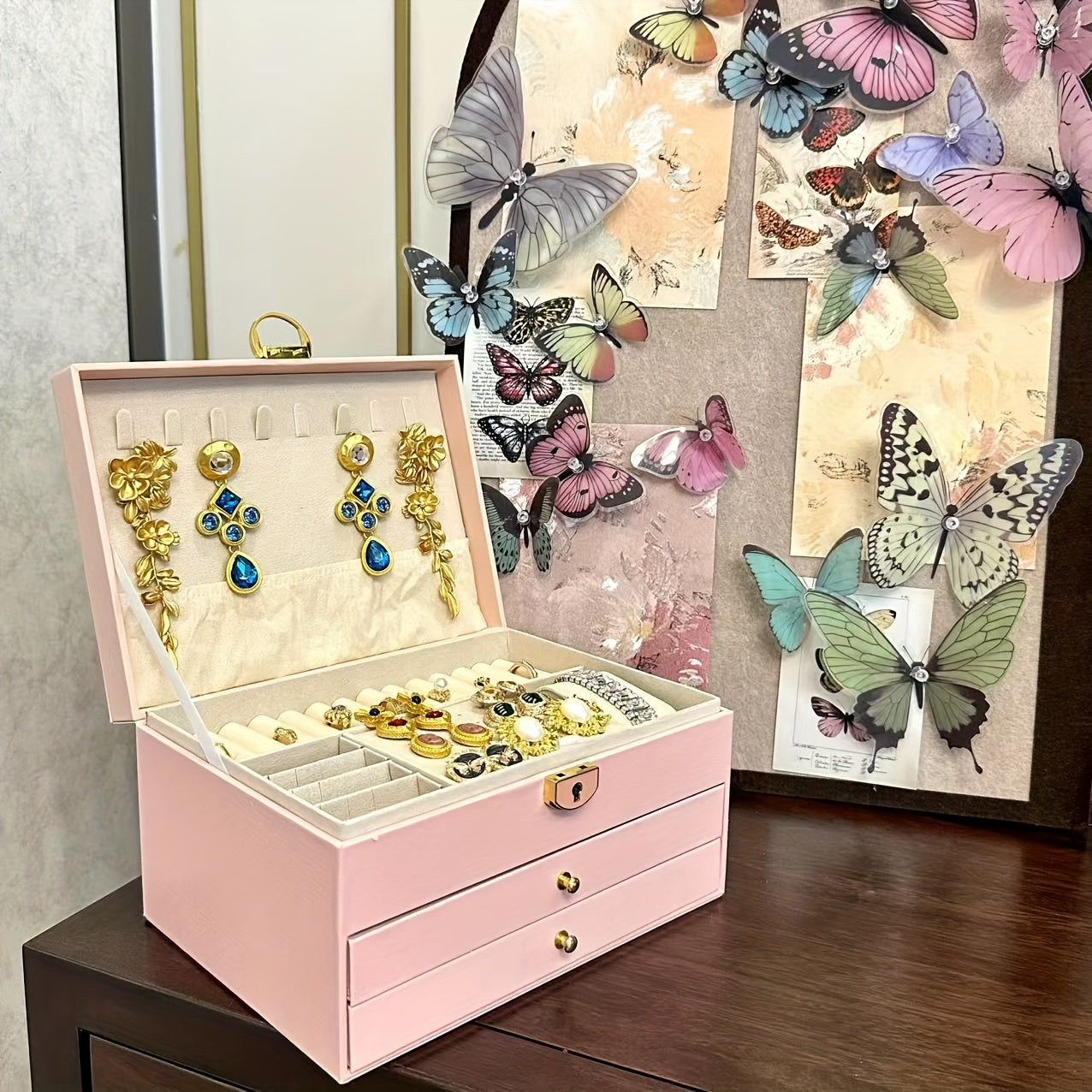 Luxury Jewelry Box Organizer - Elegant Green, 3-Tier Storage Case with Key Lock Closure, Soft Fabric-Lined Compartments for Necklaces, Earrings, Bracelets, Rings - Perfect Gift for Women, Home or Salon Use - Durable Construction, Jewelry Organizer
