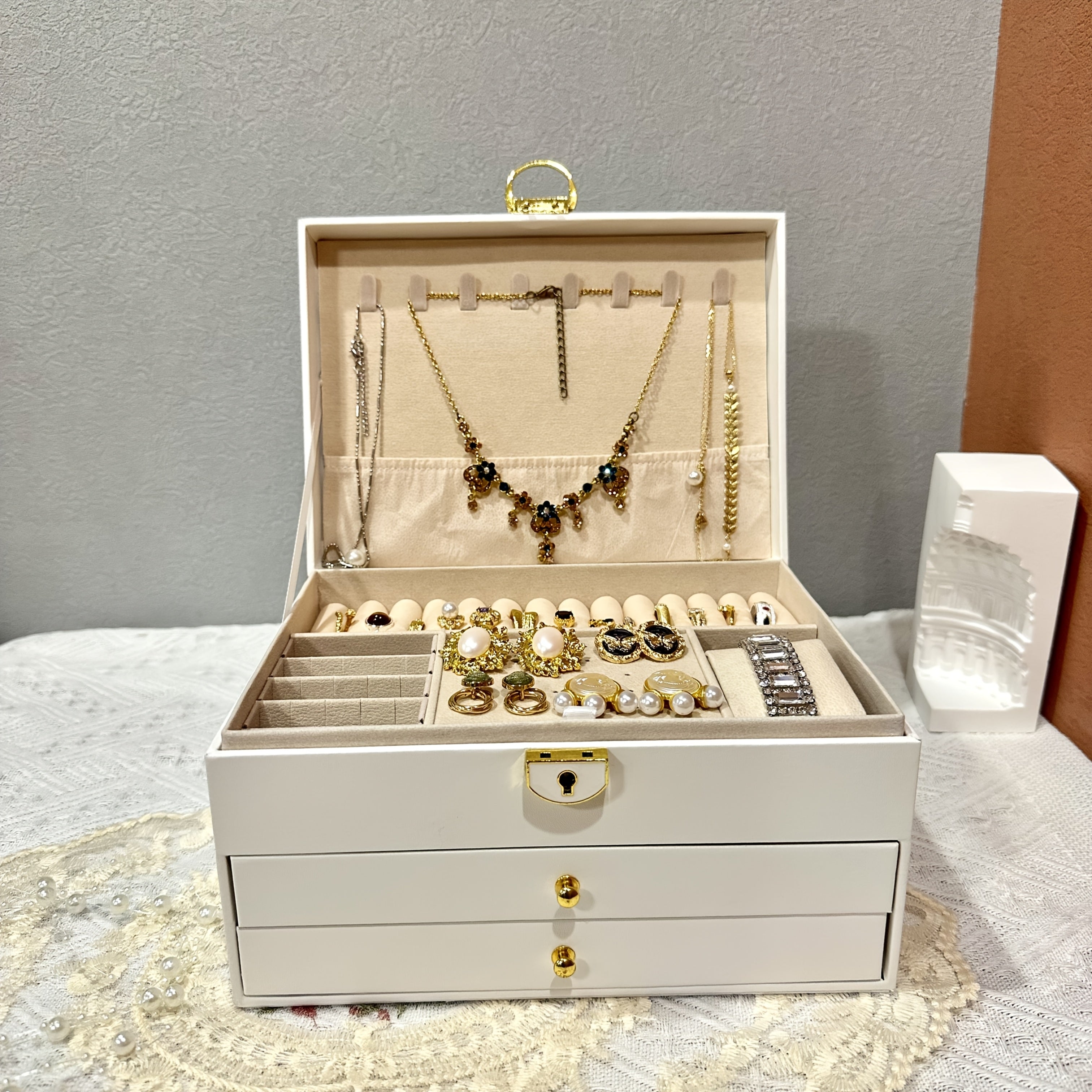 Luxury Jewelry Box Organizer - Elegant Green, 3-Tier Storage Case with Key Lock Closure, Soft Fabric-Lined Compartments for Necklaces, Earrings, Bracelets, Rings - Perfect Gift for Women, Home or Salon Use - Durable Construction, Jewelry Organizer