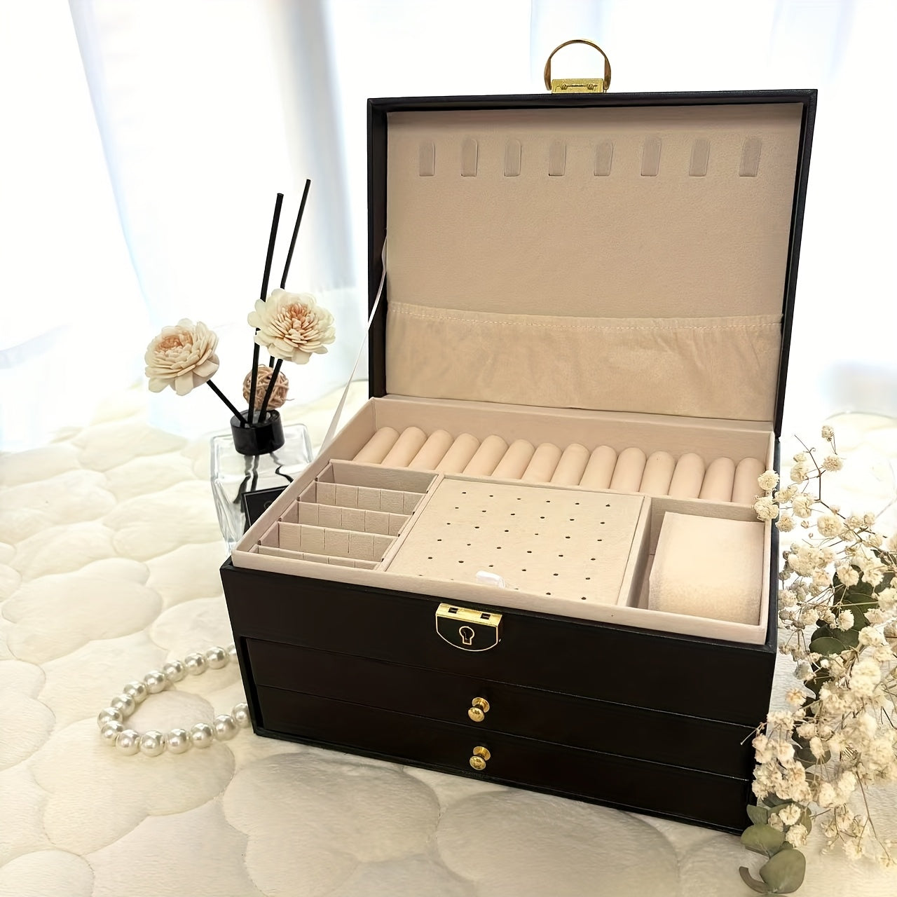 1pc Elegant Faux Leather Jewelry Box with Key Lock - Large Capacity Organizer for Earrings, Rings, Necklaces & Bracelets - Vintage Style Desktop Storage, Ideal Gift for Women, Mother'S Day Present, Jewelry Gift Box, Jewelry Boxes