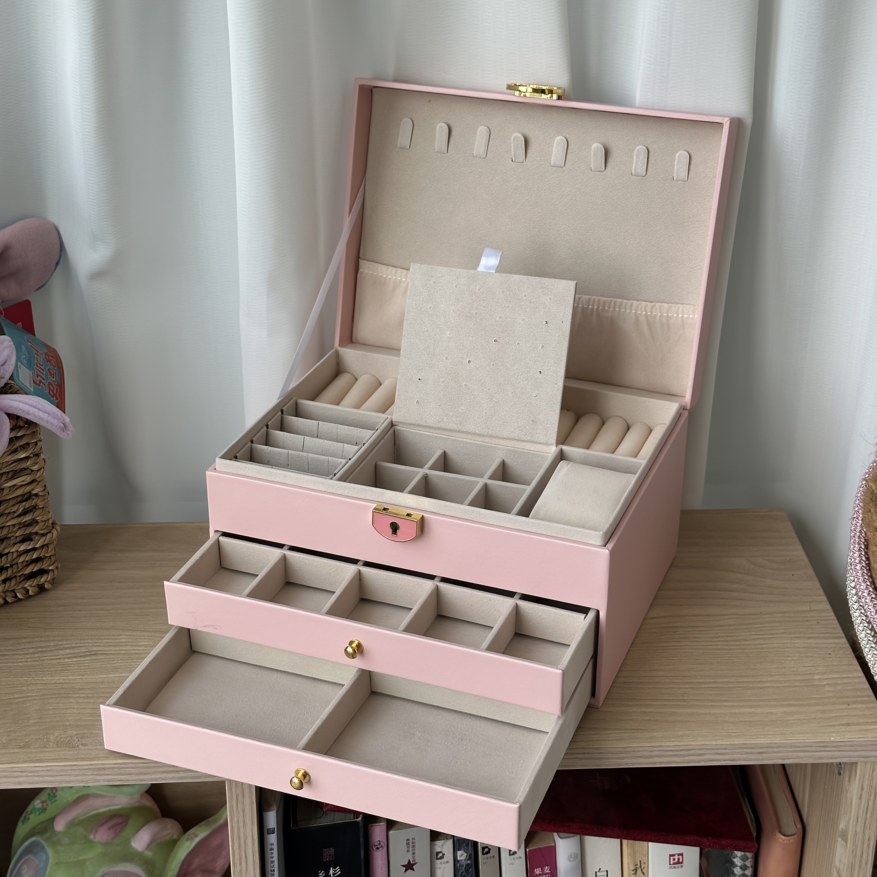 3-Tier Jewelry Organizer Box with Soft Fabric Lining – Pink Synthetic Synthetic Faux Leather Storage for Necklaces, Earrings, Rings, and Bracelets – Multi-Compartment Design for Easy Organization, Jewelry Box, Jewelry Boxes